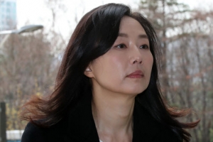 [포토] ‘담담한’ 조윤선, 2심 속행공판 출석