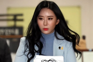 ‘장자연 법정’ 증언 윤지오 “상식 벗어난 질문 많아서 놀라”