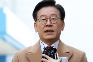 이재명 지사 공판서 ‘친형 조증약 복용시점’ 녹취록 공개