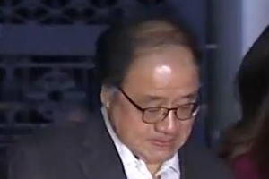 ‘국정농단’ 안종범 석방…“죄송합니다” 말만 남기고 떠나
