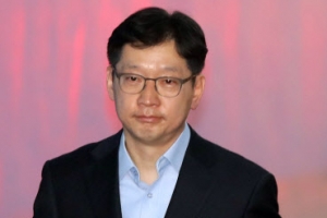 [포토] 김경수 경남지사, 구속 48일만에 항소심 첫 공판 출석