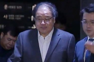 [포토] ‘국정농단’ 안종범, 구속기간 만료로 2년4개월만에 석방