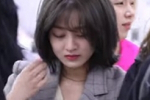 지효, ‘정준영 동영상’ 지라시에 힘들었나..출국 도중 눈물