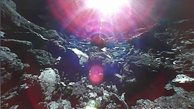 하야부사2호가 찍은 소행성 류구의 표면 영상