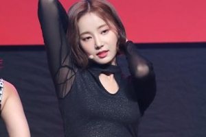 연우 탈퇴설 해명 “연기자 준비, 모모랜드 멤버로 남아있을 것”