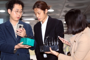 [종합] 정준영, 영상심사 출석..구속 전 피해 여성에게 한 말은?