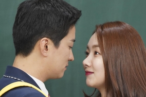 ‘아는 형님’ 최초 ‘커플 전학생’ 소이현♥인교진 “현실 부부의 케미”