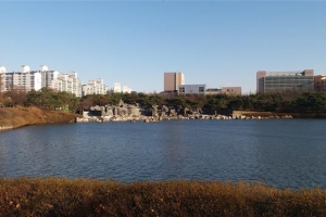 산책이 두렵다…일산호수공원 ‘유리섬유’의 공습