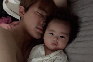 함소원, 인형같은 딸 공개 ‘아빠 진화 닮았나?’