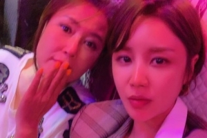 윤진이 차화연, 베트남 포상휴가 포착 ‘국가대표 미모’