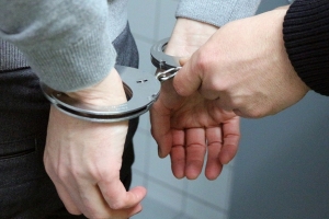 중학생 친딸 성폭행하고 아기 유기한 40대 체포