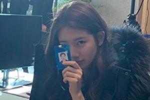 수지, JYP 결별 하루 전 올린 근황 “빨리 와라 #배가본드”
