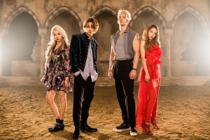 카드(KARD), 8개월 만의 신곡 ‘밤밤’ 공개… 회심의 한방 담았다
