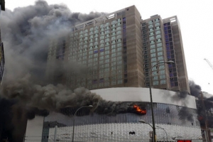 [포토] 용인 롯데몰 공사장 화재… 검은 연기 자욱