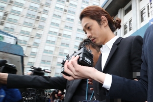 ‘성관계 몰카 촬영·유포’ 정준영 구속 상태로 재판