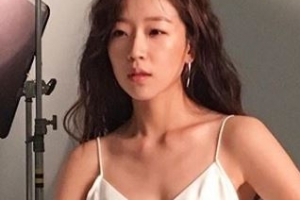 ‘박혁권의 그녀’ 조수향, 눈컴퍼니와 전속 계약 [공식]