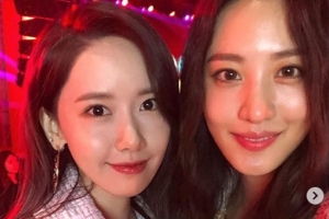 [포토] 윤아-수현, 여신들의 만남 ‘인증샷’