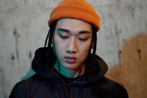 “강간·갱뱅·칼빵…” 래퍼 김효은 ‘머니 로드’ 가사 논란