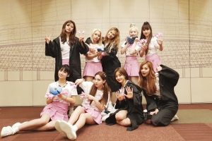 트와이스 도쿄돔 입성… 열도팬 10만명 열광한 #드림데이