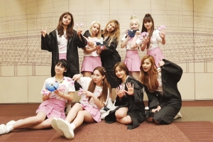 트와이스 도쿄돔 입성… 열도팬 10만명 열광한 #드림데이