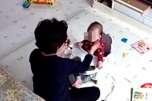 돌보미가 내 아이 학대해도…고작 ‘자격정지 1년’