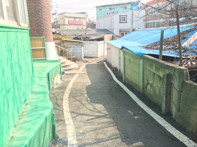 새뜰마을사업지로선정된평택서정동의 한 골목길. 경기도 제공