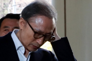 전 다스사장 “다스는 MB 것…타자기 비용까지 보고”