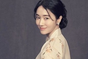 [종합] 이정현 결혼, 남편은 3살 연하 정형외과 전문의 “인생 제2막”