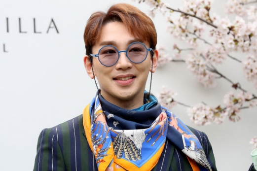 하객으로 참석한 김호영