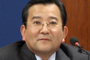 검찰, 김학의 전 차관 내일 오전 소환조사…윤중천과 대질 검토