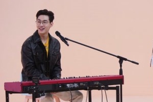 ‘아이돌룸’ 헨리 “볼빨간사춘기 ‘우주를 줄게’ 너무 좋아해”
