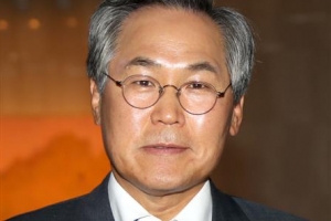 ‘1000만원 취업 청탁’ 우윤근 주러 대사 무혐의