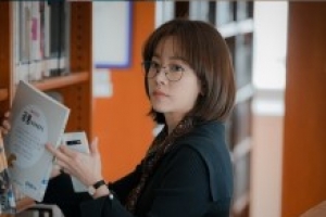 ‘봄밤’ 한지민, 도서관 사서 변신 “평범 비주얼”