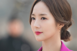 ‘그녀의 사생활’ 박민영, 큐레이터로 완벽 변신 ‘반전 매력 예고’