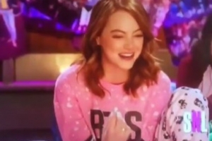 엠마 스톤, ‘BTS’ 티셔츠 입고 “방탄소년단 기다릴 거야”