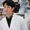 ‘봄밤’ 정해인, 훈남 약사로 변신 ‘어디 약국인가요?’