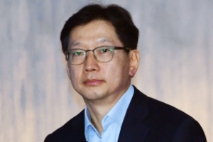 [서울포토] ‘응시하는’ 김경수 경남도지사 항소심 공판 출석