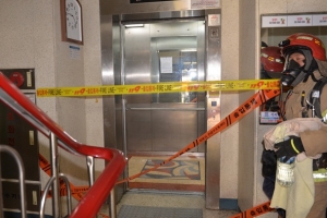 김포 50대女, 70대 노인에 염산 테러·흉기난동…법적분쟁 앙심