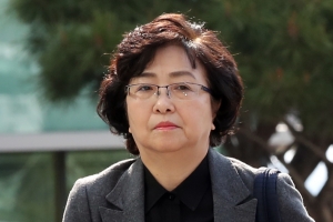 김은경 전 장관 네 번째 검찰 소환…침묵으로 일관