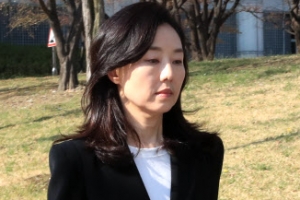 [포토] ‘굳은 표정’ 조윤선, 항소심도 ‘징역1년 · 집유2년’