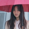 ‘어비스’ 김사랑, 빗줄기도 감출 수 없는 미모 “상위 1% 미녀”