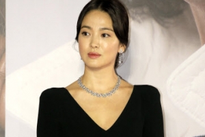 송혜교 한글안내서 기증, 선행은 계속된다