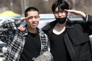 [포토] 인피니트 동우 입대 ‘기다려 주세요’