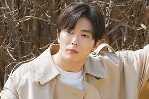 ‘그녀의 사생활’ 김재욱, ‘라이언즈’ 인증샷 “까칠→귀염” 로코킹 시동