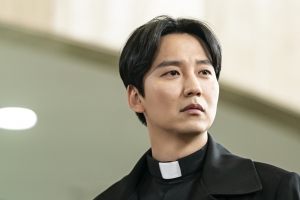 ‘열혈사제’ 김남길, 시청률 20% 벽 깼다 “SBS 첫 금토, 성공적”