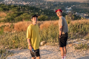 ‘트래블러’ 이제훈, 류준열에 처음 받아본 선물에 “온몸 소름”