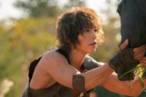 ‘아스달 연대기’ 송중기 독보적 스틸 공개 ‘어떤 캐릭터?’