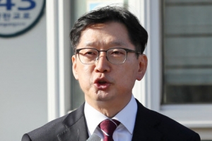 김경수, 77일 만에 보석 석방… 도청 출근 가능