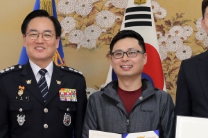 사고차량서 의식잃고 가속페달 밟던 운전자 구한 시민