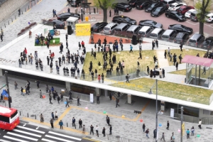 서울마루 개장… 일제 잔재 지우고 쉼터로